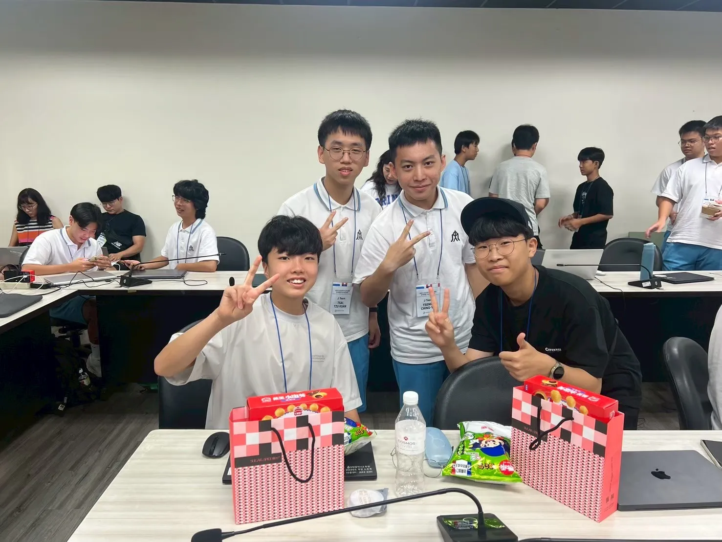 小組合照